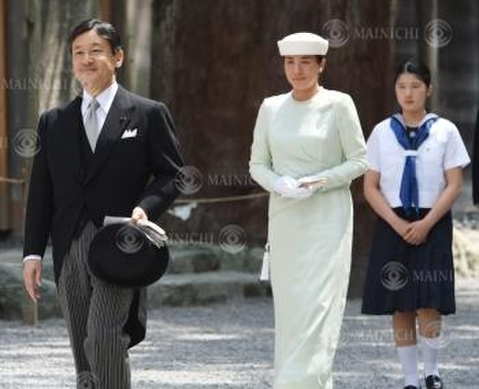 The Imperial Family The Crown Prince, Crown Princess Masako, and Crown Princess Aiko visit the Outer Shrine of Ise Jingu Crown Prince Akihito, Crown Princess Masako, and Crown Princess Aiko visit the outer shrine of the Ise Jingu Shrine in Ise, Mie Prefecture, Japan, July 29, 2014, 10:24 a.m. Photo by Kenji Kiba.