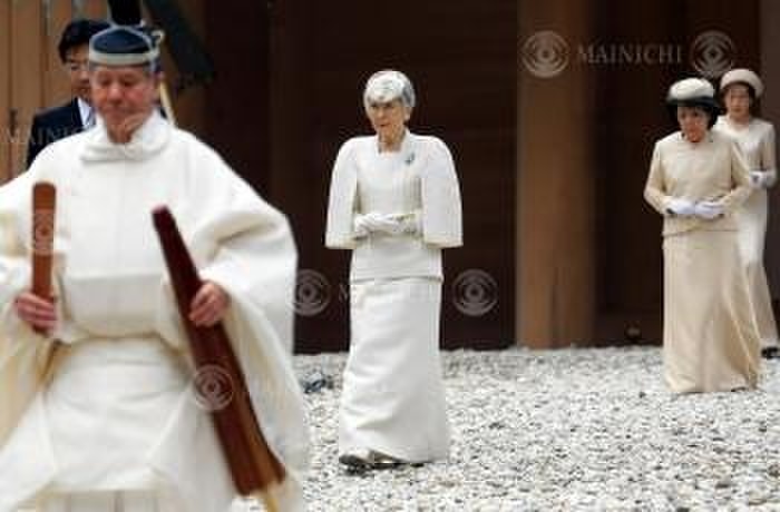 Her Majesty the Empress after visiting the main hall of the Inner Shrine of Ise Jingu Her Majesty the Empress of Japan after visiting the main hall of the Ise Jingu Inner Shrine at the Ise Jingu Inner Shrine in Ise City, Mie Prefecture, 2014. March 26, representative photo