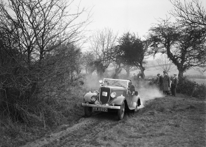 Ford V8 3622 cc. Vehicle Reg. No.  YY8922.  Event Entry No: 86 Driver: Avebury, Lord. No award. Place: Gypsy Lane, near Winchcombe Gloucestershire. Sunbac Colmore Trial. Date: 24.2.34.