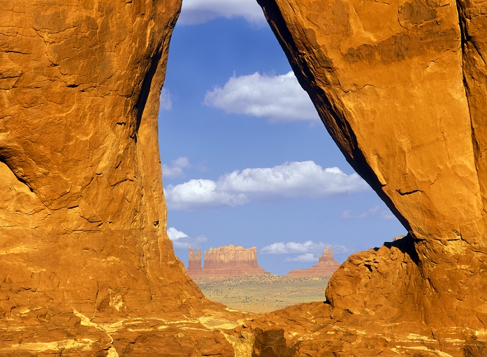 Teardrop Arch. Monument Valley, Arizona
