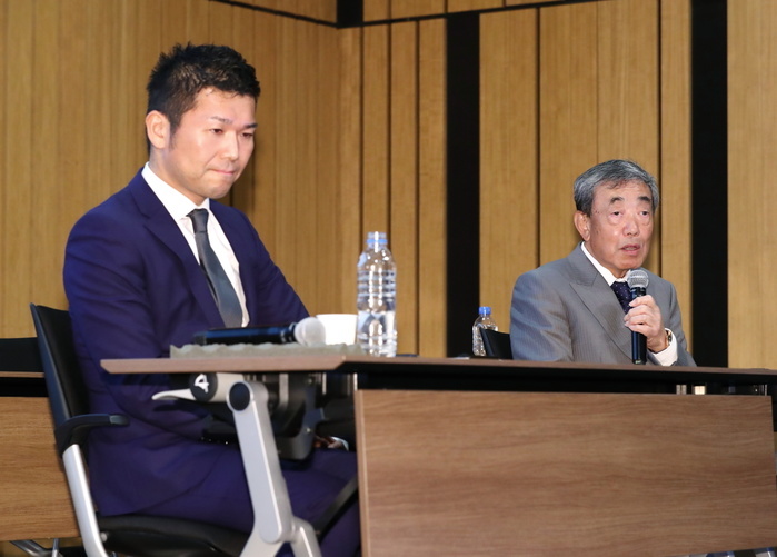 RIZAP Group Announces Financial Results for the Fiscal Year Ended March 31, 2007 RIZAP Group held a briefing on its financial results for the fiscal year ending March 31, 2019 on May 15. Pictured are RIZAP Group President Ken Seto  left  and Director Akira Matsumoto on May 15, 2019.