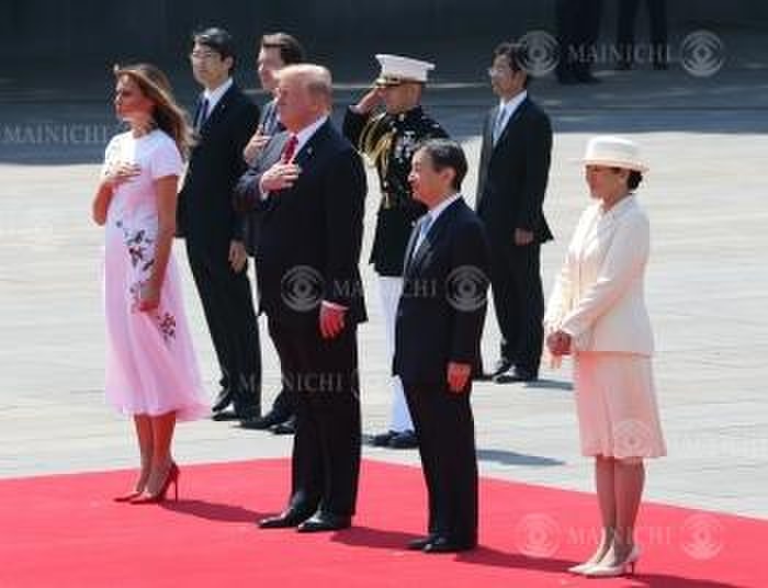 Their Majesties the Emperor and Empress at the welcoming ceremony for U.S. President Trump Their Majesties the Emperor and Empress welcome U.S. President Donald Trump to the East Garden of the Imperial Palace on May 27, 2019.