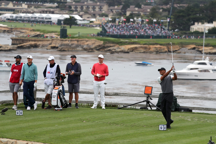 2019 U.S. Open, Day 1 USA s Tiger woods hits his tee shot on 7th hole as USA s Jordan Spieth, left, and England s Justin Rose, center, look on during the first round of the 119th U.S. Open Championship at the Pebble Beach Golf Links in Pebble Beach, California, United States, on June 13, 2019.  Photo by Koji Aoki AFLO SPORT 