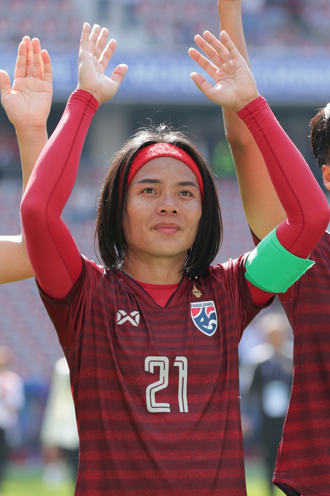 2019 FIFA Women s World Cup Kanjana Sung Ngoen  THA , JUN 16, 2019   Football   Soccer : Kanjana Sung Ngoen of Thailands salute fans after the FIFA Women s World Cup France 2019 group F match between Sweden and Thailand at Stade de Nice in Nice, France.   Photo by AFLO 