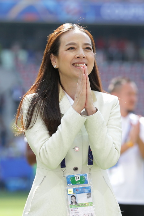 2019 FIFA Women s World Cup Nualphan Lamsam  THA , JUN 16, 2019   Football   Soccer : Team Manager Nualphan Lamsam of Thailands salutes fans after the FIFA Women s World Cup France 2019 group F match between Sweden and Thailand at Stade de Nice in Nice, France.   Photo by AFLO 
