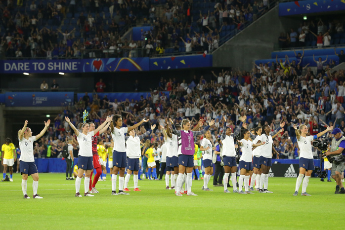 2019 FIFA Women s World Cup Final First Round France women s national team group  FRA , JUN 23, 2019   Football   Soccer : France women s national team players salute fans after the FIFA Women s World Cup France 2019 Round of 16 match between France and Brazil at Stade Oceane in Le Havre, France.  Photo by AFLO 