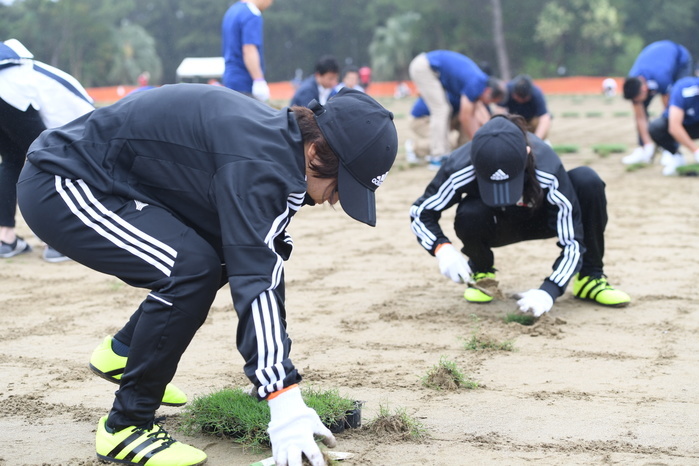 JFA Dream Field Pot Planting Event Aya Miyama  L  and Homare Sawa attend a planting seedlings ceremony at JFA Dream Field in China, Japan, June 29, 2019.  Photo by JFA AFLO 