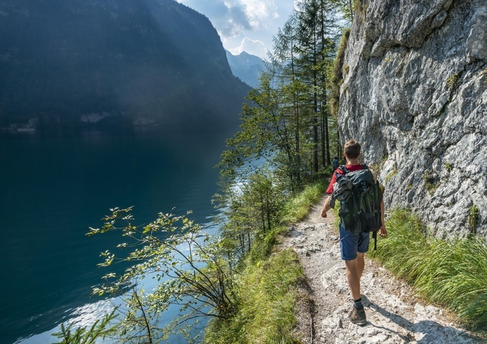 hiking Hikers on hiking trail on the shore of Lake K nigssee, hiking trail to K rlinger Haus via Saugasse, Lake K nigssee, Berchtesgaden National Park, Berchtesgadener Land, Upper Bavaria, Bavaria, Germany, Europe, Photo by Mara Brandl