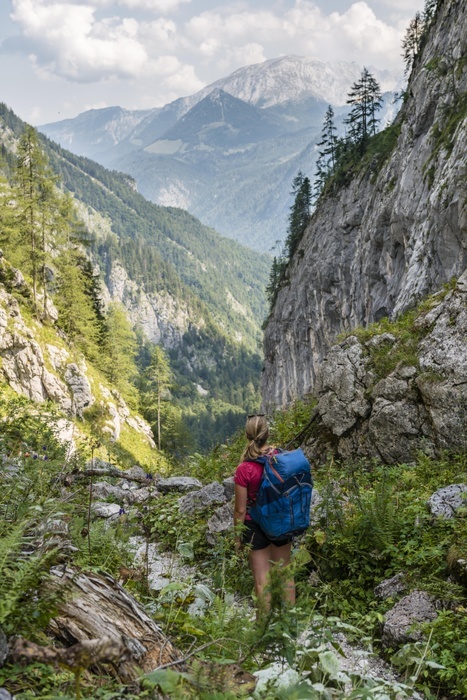 young woman Female hiker on a hiking trail, view of mountains, Saugasse, hiking trail to K nigssee and K rlinger Haus, Berchtesgaden National Park, Bavaria, Germany, Europe, Photo by Moritz Wolf