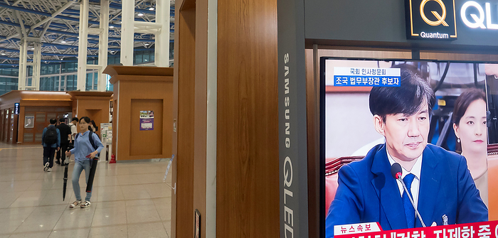 A TV screen at the Seoul railway station in Seoul, shows confirmation hearing on South Korea s justice minister nominee Cho Kuk being broadcast live Cho Kuk, September 6, 2019 : A TV screen at the Seoul railway station in Seoul, South Korea, shows confirmation hearing on South Korea s justice minister nominee Cho Kuk being broadcast live from the National Assembly. The National Assembly legislation and judiciary committee held the session on Sep 6, almost a month after President Moon Jae In nominated his former aide as justice minister, who is a symbolic figure for the liberal government s judiciary reform drive. The main opposition Liberty Korea Party demanded Cho s withdrawal with suspicions surrounding personal matters but President Moon is expected to appoint Cho in the coming days as Cho appears not to have broken any laws despite the controversy, according to local media.  Photo by Lee Jae Won AFLO   SOUTH KOREA 