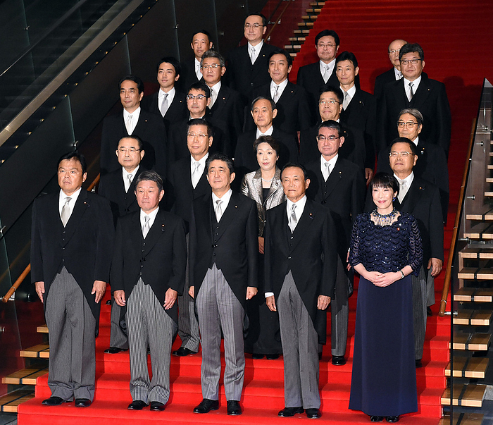  Prime Minister Abe and members of the fourth Abe cabinet for reorganization pose for a commemorative photo after their first cabinet meeting. Prime Minister Shinzo Abe  front center  and members of the fourth Abe reorganized cabinet pose for a commemorative photo after their first cabinet meeting at the Prime Minister s Office on September 11, 2019, 7:23 p.m. Photo by Natsuho Kitayama.