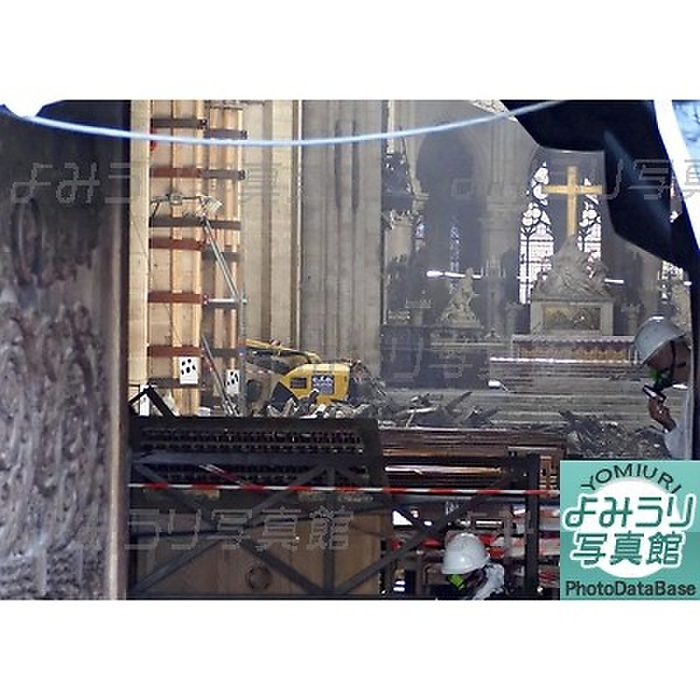 Remote controlled unmanned heavy machinery clearing debris inside Notre Dame Cathedral Inside Notre Dame Cathedral, remotely operated unmanned heavy machinery is being used to remove debris, as work at the site of Notre Dame Cathedral in Paris, which was severely damaged by a fire in April, was shown to some media outlets, including the Daily Yomiuri, on July 24. In Paris.Photo taken July 24, 2019. The same month,  Notre Dame: Inside Now  appeared in the morning edition of the same newspaper on July 26.