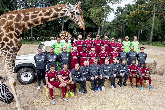 Netherlands, voetbal, football, photocall Vitesse Vitesse players in Airborne outfit at Burgers  Zoo in Arnhem, Netherlands, September 18, 2019.  Photo by Pro Shots AFLO 