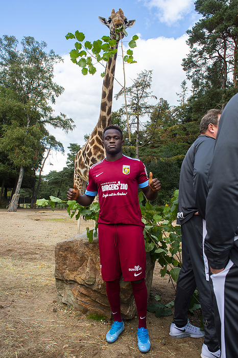 Netherlands, voetbal, football, photocall Vitesse Vitesse player Hilary Gong during the photoshoot of Vitesse in Airborne outfit at Burgers  Zoo in Arnhem, Netherlands, September 18, 2019.  Photo by Pro Shots AFLO 