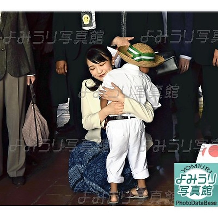 Mako hugs a child who runs up to her in Santa Cruz, Bolivia. Visit to Bolivia. Princess Mako, the eldest daughter of the Akishino family, hugs a child who came running to her. Photo taken on July 17, 2019 at an orphanage for infants run by Japanese nuns in Santa Cruz.