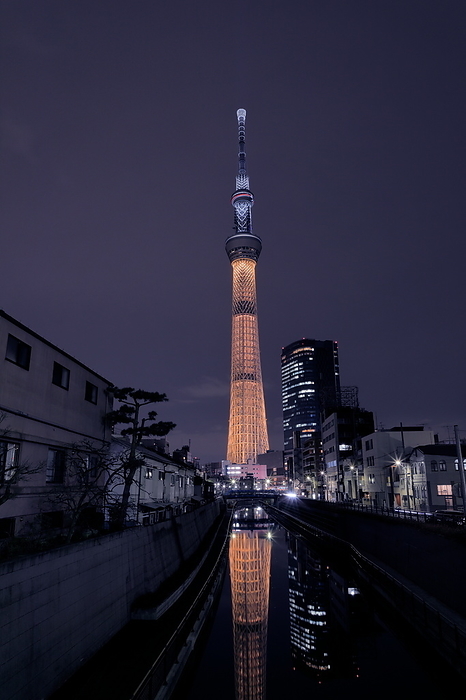 Sky Tree lights up to commemorate Japanese athletes winning Olympic gold medals Commemorating Nao Kodaira s gold medal win at the PyeongChang Olympics