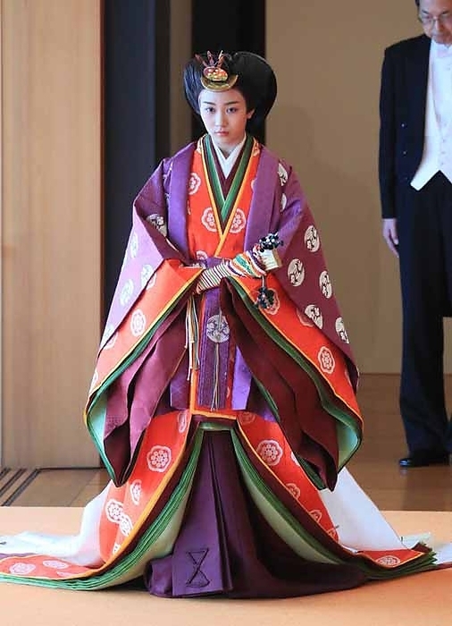 enthronement ceremony Kako, the second daughter of the Akishino family, attends the  Accession Rei Shoden Ceremony  at 1:37 p.m. on April 22 in the Pine Room of the Imperial Palace  representative photo .