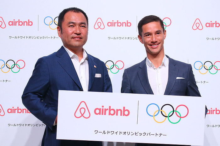 Airbnb and IOC Announce Official Partner Agreement  L to R  Yasuyuki Tanabe, President, Airbnb Japan Brett Hasell   Brett Hasell, NOVEMBER 19, 2019 :. Airbnb has Press conference in Tokyo. Airbnb and IOC announce Major Global Olympic Partnership. Airbnb joins the TOP program and will support the sustainability objectives of the Olympic Movement.  Photo by YUTAKA AFLO SPORT 