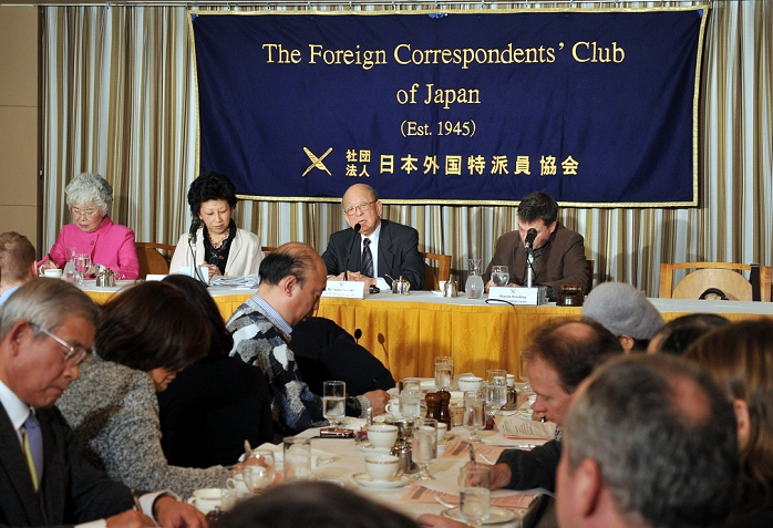 Nobel Laureate Professor Suzuki Lecture at the Foreign Correspondents  Club of Japan February 4, 2011, Tokyo, Japan   Nobel Laureate Akira Suzuki speaks during a news conference at Tokyo s Foreign Correspondents Club of Emeritus Professor of Hokkaido University won the 2010 Nobel prize in chemistry for his work on cross coupling reaction, known as the  Suzuki Reaction,  which has such a profound impact on chemistry. reaction, known as the  Suzuki Reaction,  which has such a profound impact on catalytic chemistry and material science, and  Photo by Natsuki Sakai AFLO   3615   mis 