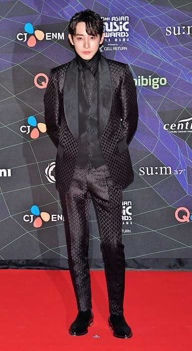 2019 Mnet Asian Music Awards South Korean actor Lee Soo hyuk attends the photocall during the 2019 MAMA Mnet Asian Music Awards  at the Nagoya Dome in Nagoya, Aichi Prefecture, Japan on December 4, 2019.