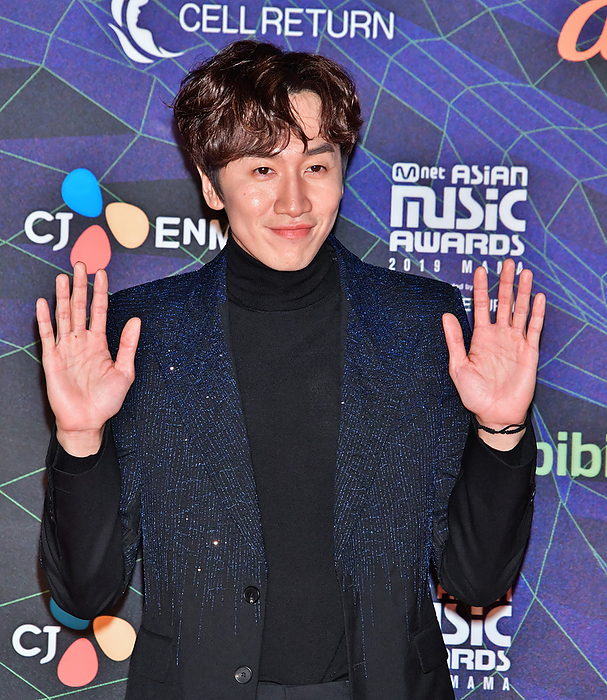 2019 Mnet Asian Music Awards South Korean actor Lee Kwang soo attends the photocall during the 2019 MAMA Mnet Asian Music Awards  at the Nagoya Dome in Nagoya, Aichi Prefecture, Japan on December 4, 2019.