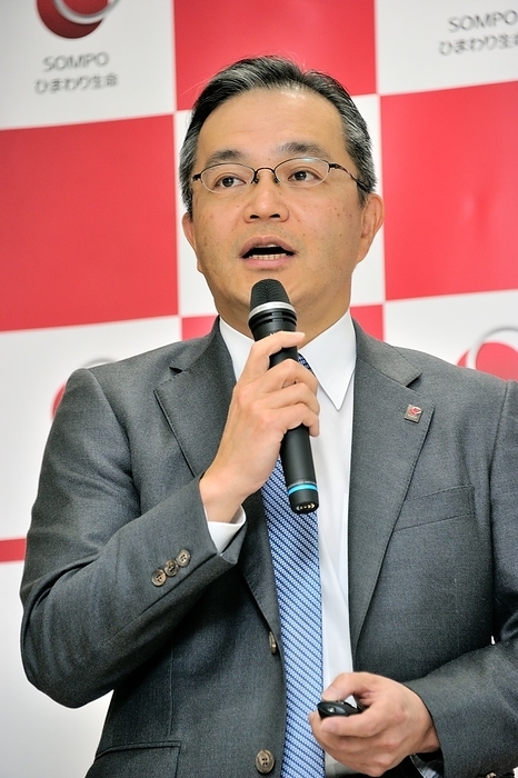 SOMPO Himawari Life Insurance Announces Medical Insurance for Diabetics SOMPO Himawari Life Insurance announced on December 19 the launch of a medical insurance policy for diabetics linked to a smartphone app. Photo shows Yasuhiro Oba, president of SOMPO Himawari Life Insurance Co.