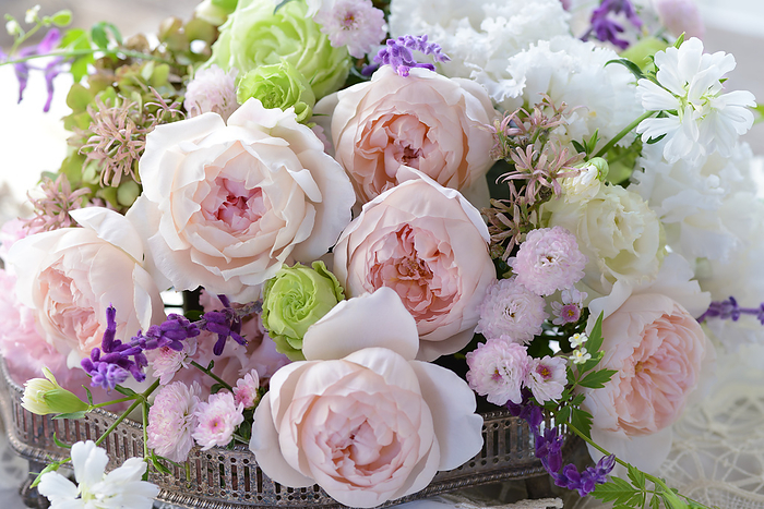 Flower arrangement of pink roses