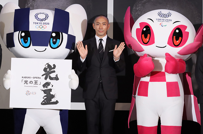 Kabuki ator Ichikawa Ebizo announces he will perform at Tokyo 2020 NIPPON FESTIVAL Kabuki x Opera January 29, 2020, Tokyo, Japan   Japanese kabuki actor Ichikawa Ebizo  C  smiles with Tokyo 2020 Olympics and Paralympics mascots Miraitowa  L  and Someity  R  as he announces Tokyo 2020 Olympics and Paralympics organizing committee will have its culture program Tokyo 2020 NIPPON FESTIVAL Kabuki x Opera  Luminous, The Lord  performed by Ebizo, opera singers Anna Pirozzi and Erwin Schrott at a press conference in Tokyo on Wednesday, January 29, 2020. The Kabuki x Opear will be performed at the Tokyo Metropolitan Gymnasium on April 18.    Photo by Yoshio Tsunoda AFLO 