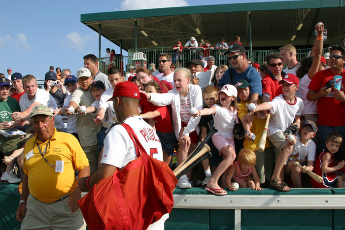 Albert Pujols  5  Cardinals , MARCH 29, 2004   MLB: Albert Pujols  5 of the St. Louis Cardinals signs autographe to the fans during spring training at Jupiter Florida, USA. Anderson AFLO FOTO AGENCY  903   JAPANESE NEWSPAPER OUT 