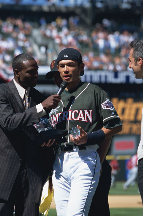 Ichiro/Ichiro Suzuki (American),...
JULY 10, 2001 - MLB : Ichiro Suzuki #51 of the Seattle Mariners (American) is interviewed during the ceremony of the top vote-getter in the American League Before the 2001 MLB All-Star game at Safeco Field in Seattle, Washington, USA.
(Photo by Hitoshi Mochizuki/AFLO) [0449].