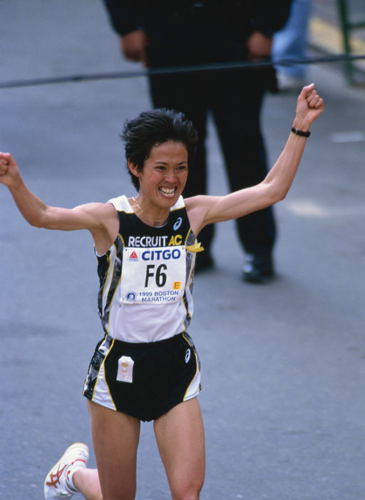 1999 Boston Marathon Yuko Arimori, 3rd place Yuko Arimori  JPN , Yuko Arimori  JPN  APRIL 19, 1999   Marathon : Yuko Arimori of Japan celebrates finishing the 3rd place during the 1999 Boston Marathon in Boston, MA, USA.  Photo by Hitoshi Mochizuki AFLO   0449 .