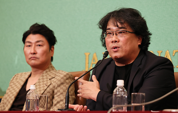 Osacar winning movie Parasite director Bong Joon Ho and actor Song Kang Ho speak at the Japan national Press Club February 23, 2020, Tokyo, Japan   Oscar winning movie Parasite director Bong Joon Ho  R  and actor Song Kang Ho  L  of South Korea speak before journalists at the Japan National Press Club in Tokyo on Sunday, February 23, 2020. Korean movie Parasite became the first foreign language movie to win the best picture of the Academy Award.    Photo by Yoshio Tsunoda AFLO 