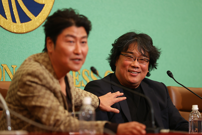 Pon Joon ho, director of  Parasite,  and others visit Japan for a press conference.  L R  Actor Song Gang ho and director Pon Joon ho attend a press conference in Japan for the Korean film  Parasite: A Family in the Half Land  which won Best Picture at the 92nd Academy Awards, February 23, 2020.  Photo by Pasya AFLO 