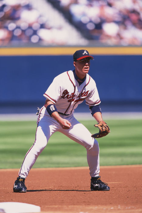 Chipper Jones (Braves),
1999 - MLB : Chipper Jones #10 of the Atlanta Braves fields in his position during the game.
(Photo by AFLO) [0672]