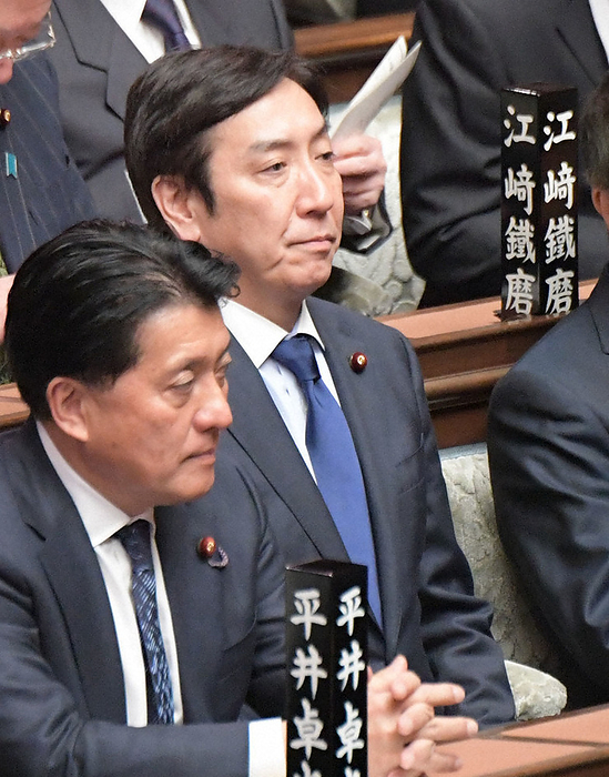 Kazuhide Sugawara, former Minister of Economy, Trade, and Industry, before a plenary session of the House of Representatives Kazuhide Sugawara, former Minister of Economy, Trade, and Industry, arrives at a plenary session of the House of Representatives in the Diet on March 26, 2020, at 1:02 p.m. Photo by Masahiro Kawada