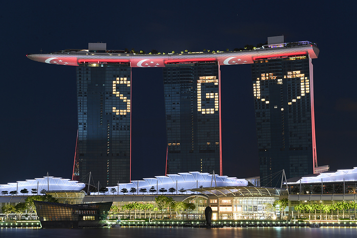 Covid19, Marina Bay Sounds Singapore APR 10, 2020   Covid 19: Hotel room lights make SG love at Marina Bay Sounds Hotel:  SGUnited Together We can overcome after Singapore government has announced Circuit Breaker measurement take effect from 07 Apr to 04 May of the COVID19 novel coronavirus