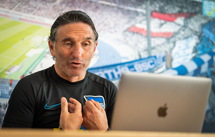 GER, Hertha BSC Berlin Training   16.04.2020, Schenkendorfplatz, Berlin, GER, Hertha BSC Berlin Training, im Bild Train Hertha BSC Berlin head coach Bruno Labbadia during a videocall interview after a training session in Berlin, Germany, April 16, 2020.  Photo by AFLO 