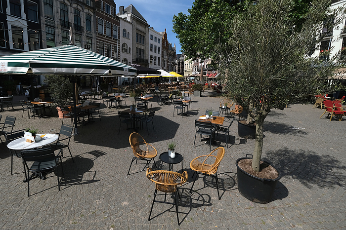 New corona infection Europe, where many people have been infected Outdoor seating area of cafes is pictured on June 2,  2020 in The Hague, Netherlands. From June 1, restaurants, bars and cafes, has reopened with a limitation for a maximum of 30 guests, seated 1.5 metres apart and by reservation only. There is no maximum number of people for outdoor seating areas, but people who do not live together are required to stay 1.5 metres apart.    Photo by Yuriko Nakao AFLO   