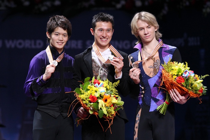 World Figure Men s Podium Ceremony P. Chang won for the first time, and Kozuka also won his first silver  L to R  Takahiko Kozuka  JPN , Patrick Chan  CAN , Patrick Chan  CAN  Patrick Chan  CAN , Artur Gachinski  RUS , Artur Gachinski  RUS  Artur Gachinski  RUS , Patrick Chan  CAN , Artur Gachinski  RUS  APRIL 28, 2011   Figure Skating :. ISU World Figure Skating Championships 2011 Men s Free Skating at Ice Palace Megasport, Moscow, Russia.  Photo by YUTAKA AFLO SPORT   1040 .