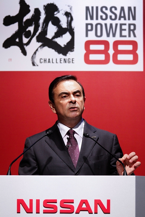 Nissan s Medium Term Management Plan Aiming for 8  global market share June 27, 2011, Yokohama, Japan   Nissan Chief Executive Carlos Ghosn unveils the automaker s latest six year business plan, dubbed Nissan Power 88, during a news conference at its head office in Yokohama, south of Tokyo, on Monday, June 27, 2011.  The plan calls for achieving an 8  operating profit margin in a bid to close the gap with rival Toyota Motor Corp. in key markets around the world. The plan also includes a target of boosting the carmaker s share of the global auto market to 8 percent by the fiscal year ending March 2017, in part by focusing on Ghosn also promised a new vehicle once every six weeks on average to woo consumers away from its  Photo by AFLO   3609   mis 