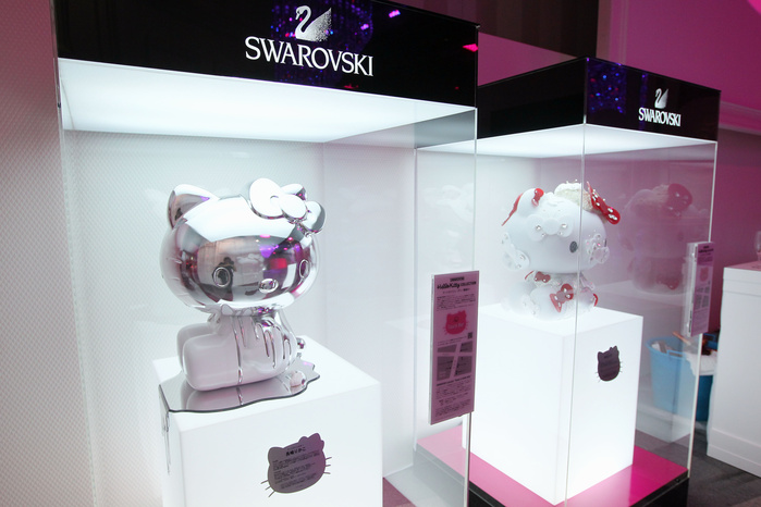 June 29, 2011
Swarovski and Hello Kitty collaboration jewelry line - 
Swarovski presents 