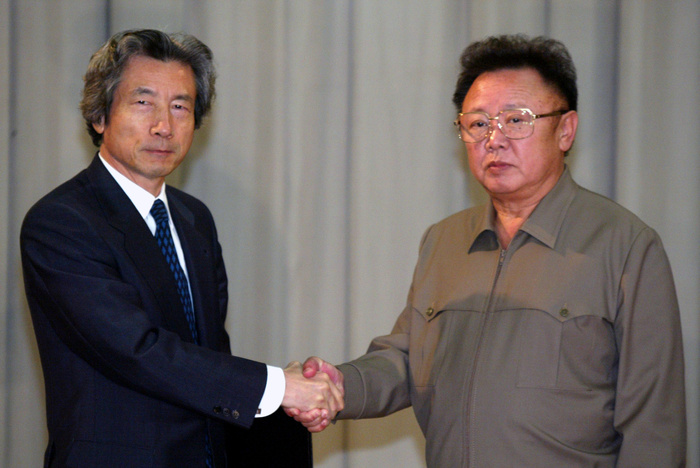 Prime Minister Junichiro Koizumi shakes hands with North Korean leader Kim Jong Il after signing the Japan North Korea Pyongyang Declaration. Prime Minister Junichiro Koizumi shakes hands with North Korean leader Kim Jong Il  right  after signing the Japan North Korea Pyongyang Declaration at the end of the Japan North Korea summit meeting. Prior to the summit, North Korea presented information on the safety of 13 abducted Japanese nationals, confirming the death of eight, including Megumi Yokota, and the survival of four, including Yasushi Chimura. Kim Jong Il acknowledged the nation s involvement and apologized. The two leaders agreed to resume negotiations on the normalization of diplomatic relations in October.  The two leaders agreed to resume negotiations on normalization of diplomatic relations in October. 33 minutes 