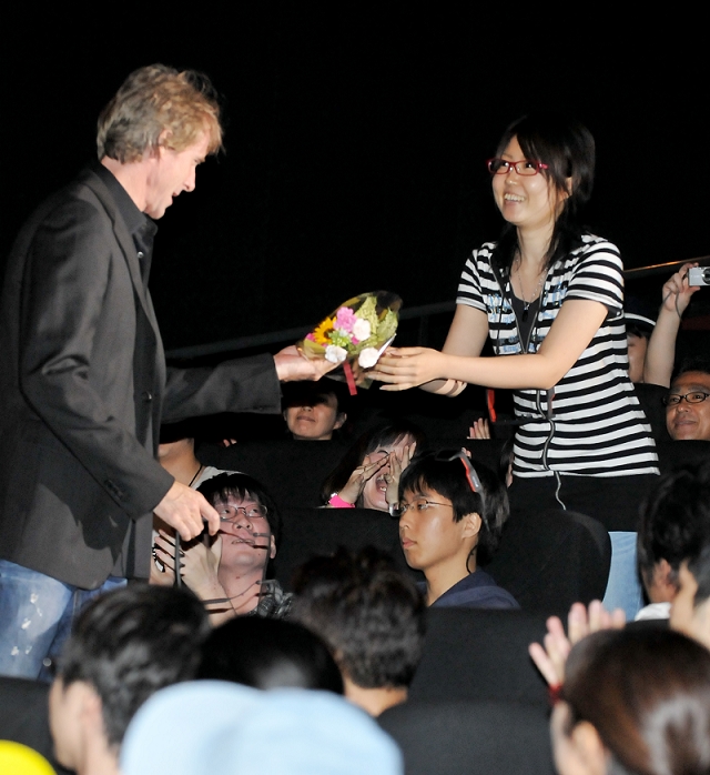 Michael Bay, Jul 16, 2011 : Osaka, Japan, on July 16, 2011 : Director Michael Bay (L) attends a Japan premiere for the film 