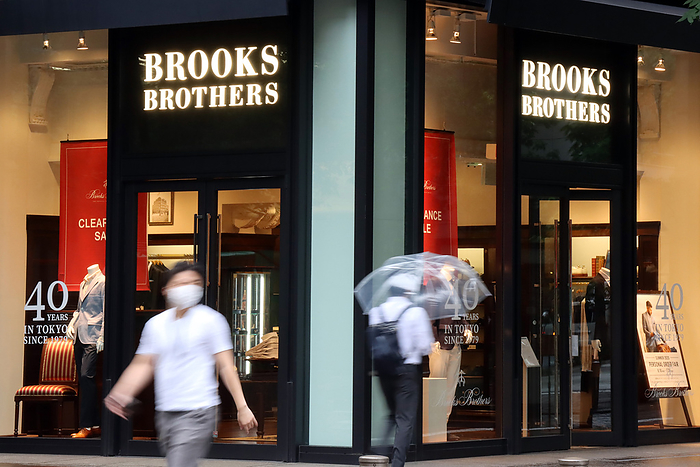 Brooks Brothers of the U.S. apparel shop filed for Chapter 11 bankruptcy protection July 9, 2020, Tokyo, Japan   A shop of American luxury apparel maker Brooks Brothers stands at Tokyo s Marunouchi business district on Thursday, July 9, 2020. Brooks Brothers, New York based 200 old retailer filed for Chapter 11 banruptcy protection in the Delaware court, news reported on July 8.      Photo by Yoshio Tsunoda AFLO 