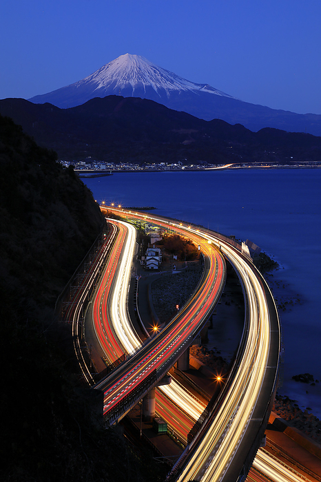 Sattva Pass, Shizuoka Prefecture: Traces of Light and Mount Fuji over Suruga Bay