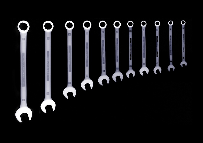 Wrenches in descending order, X ray Wrenches in descending order, X ray.