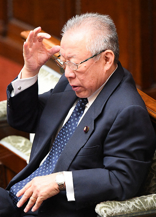 plenary session of the House of Councillors Former LDP Minister in charge of disaster prevention, Shohatsu Konoike, listens to questions at a plenary session of the upper house of the Diet, March 8, 2017, 10:50 a.m. in the Diet  photo by Masahiro Kawada.