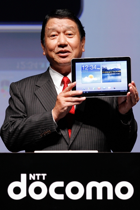 Two New Tablet Models Released Compatible with docomo s high speed communication September 8, 2011, Tokyo, Japan   Ryuji Yamada, president of Japan s NTT Docomo, shows Samsung s Galaxy Tab 10.1 LTE, one of the two new tablet devices compatible with its extra high speed next generation Long Term Evolution service during a launch in Tokyo on Thursday, September 8, 2011. Galaxy Tab 10.1 LTE  Both tablets, featuring large 10.1 inch displays, are Both tablets, featuring large 10.1 inch displays, are powered by dual core CPUs running on Android 3.2.