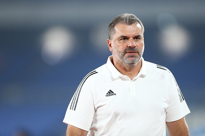 2020 J1 League match Marinos  manager Ange Postecoglou during the 2020 J1 League match between Yokohama F.Marinos 1 1 Kashiwa Reysol at Nissan Stadium in Yokohama, Kanagawa, Japan on August 8, 2020  Photo by Kenzaburo Matsuoka AFLO  After halftime, the team returns to the locker room with an unsatisfied look on their faces after a poor first half.