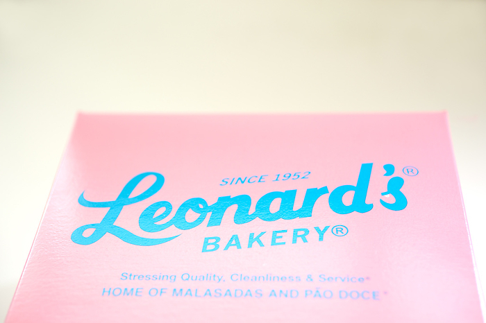Hawaii Renner s Bakery Pink Leonard s Bakery box   a popular bakery famous for Malasadas  a Portuguese dessert treat that is popular in Hawaii    on the island of Oahu, Hawaii. 2016